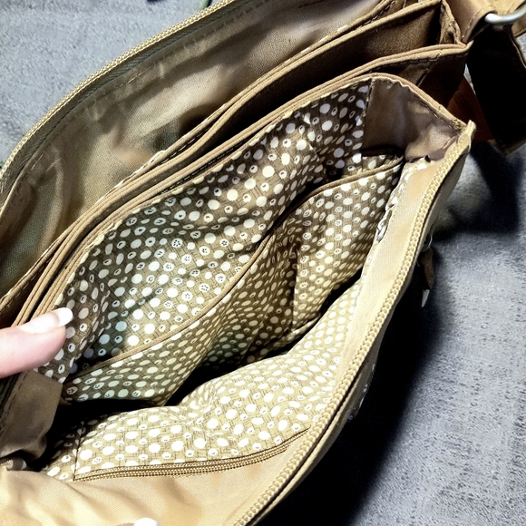 NWT Travelon Tan ANTI-THEFT Shoulder Travel Bag - Picture 8 of 8